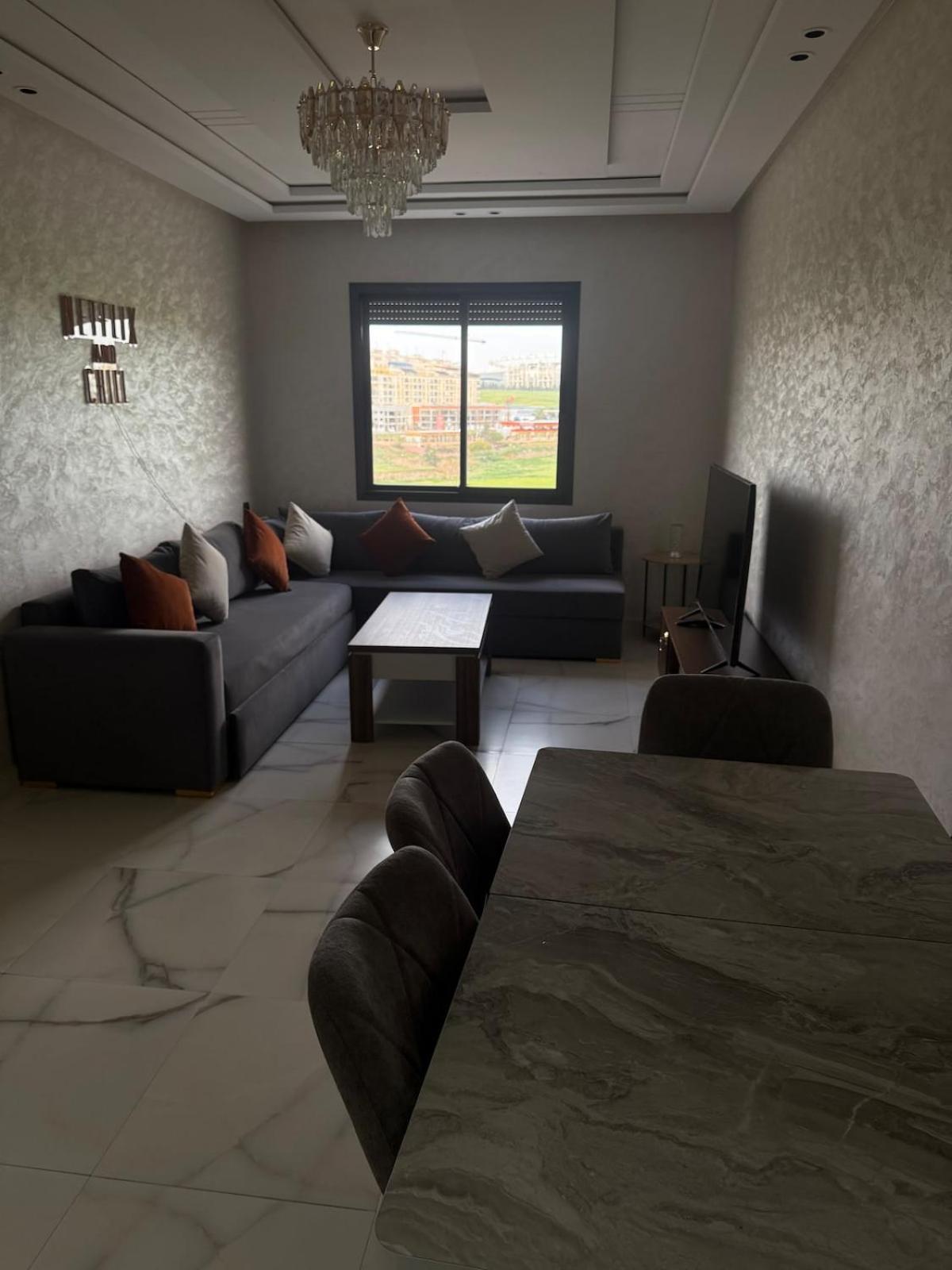 Cozy And Comfortable With 3 Bedrooms