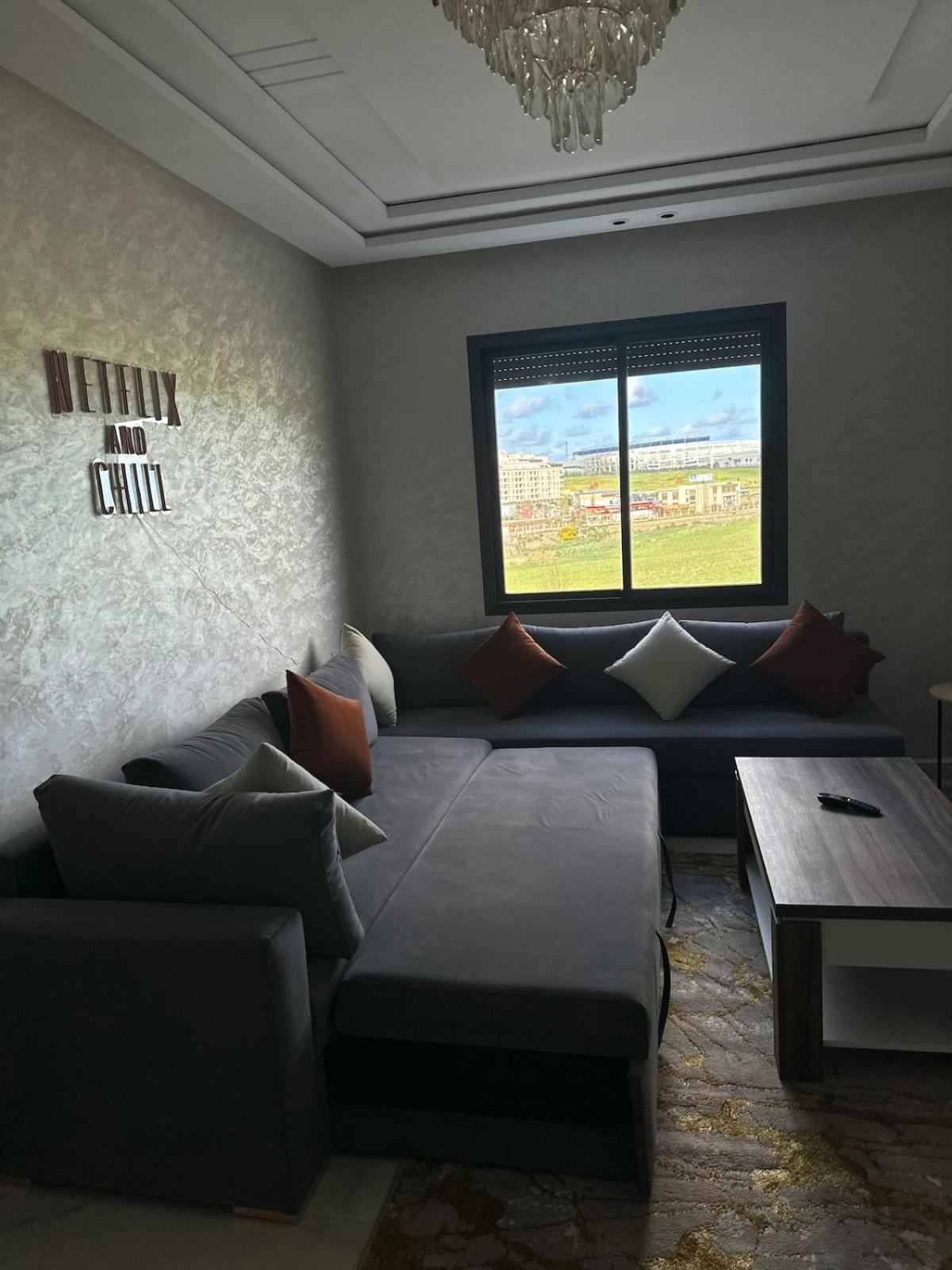Cozy And Comfortable With 3 Bedrooms Appartement